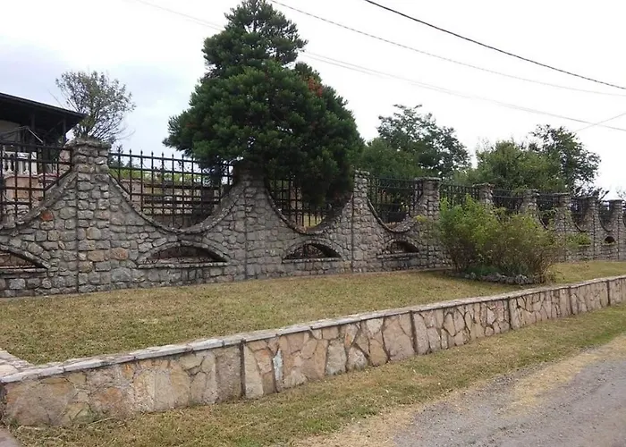 Pekec Mala Mostanica