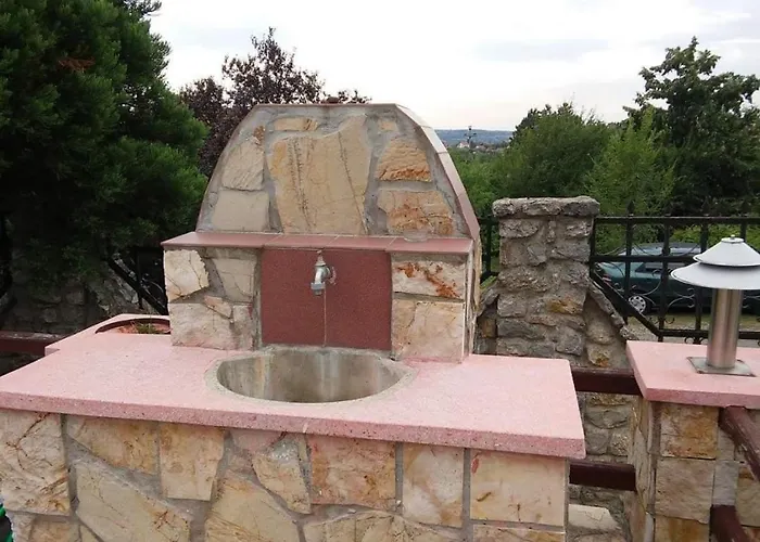 Pekec * Mala Mostanica