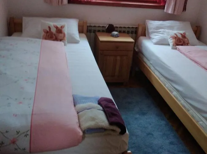 Pekec * Mala Mostanica