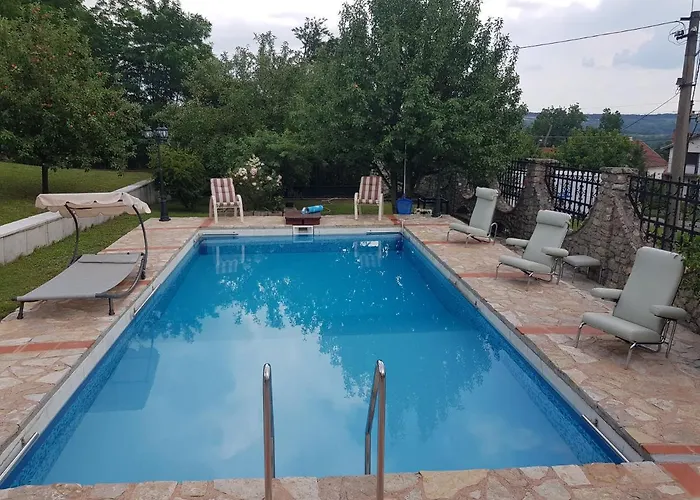 Pekec Mala Mostanica